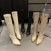 Stiilsed naiste saapad terava otsaga tavaline kontsaga mudel