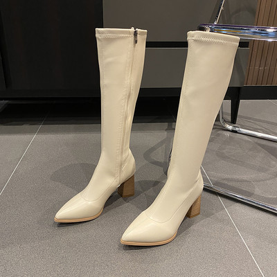 Stiilsed naiste saapad terava otsaga tavaline kontsaga mudel