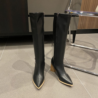 Stiilsed naiste saapad terava otsaga tavaline kontsaga mudel