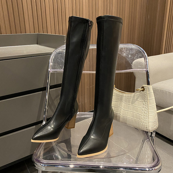 Stiilsed naiste saapad terava otsaga tavaline kontsaga mudel