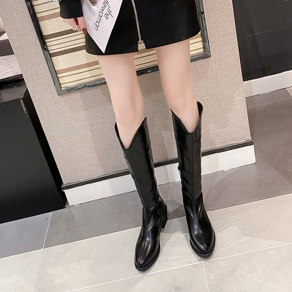 Modern csizma sima modell cipzárral