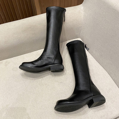 Μοντέρνα γυναικείες μπότες απλό στρογγυλεμένο μοντέλο