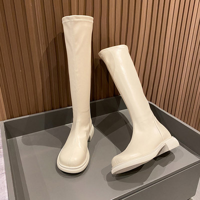 Μοντέρνα γυναικείες μπότες απλό στρογγυλεμένο μοντέλο