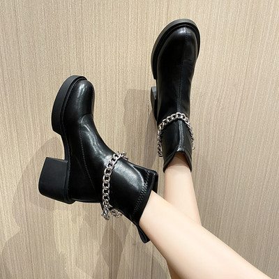 Актуални дамски боти на ток с метални елементи