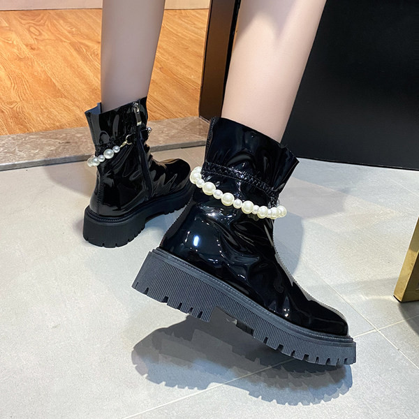 Moderne ženske lakirane čizme s ukrasnim perlicama