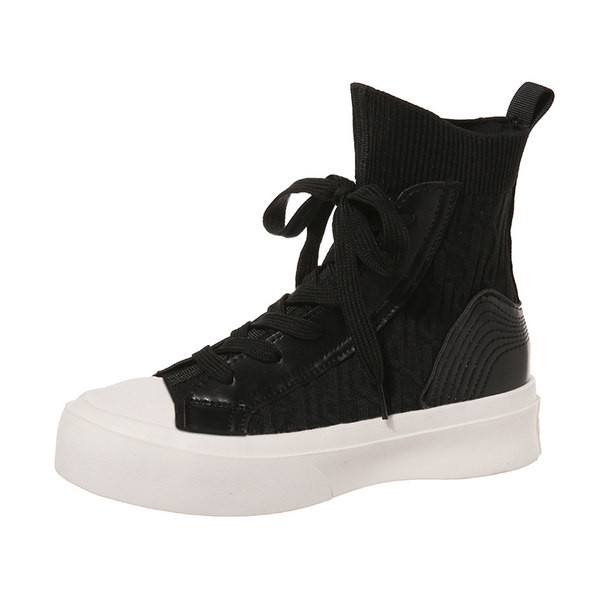 Naiste vabaaja saapad paelte ja lameda tallaga