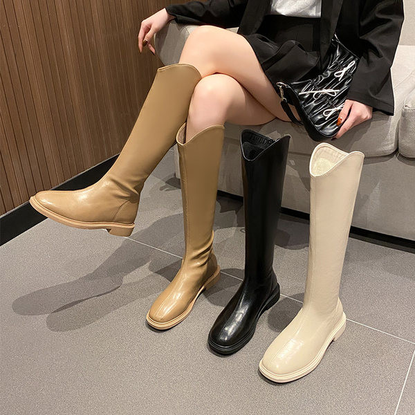 Дамски кожени ботуши с равна  подметка