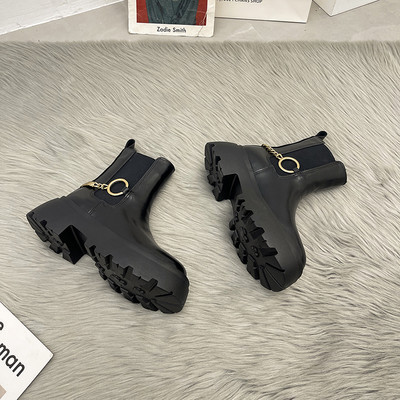 Нов модел дамски боти с метална верижка - черен и кафяв цвят