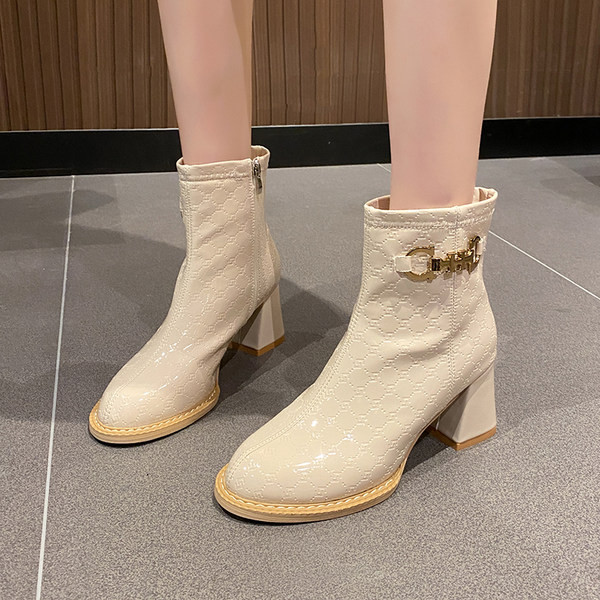 Moteriški odiniai batai su metaline sagtimi ir 7 cm kulnu