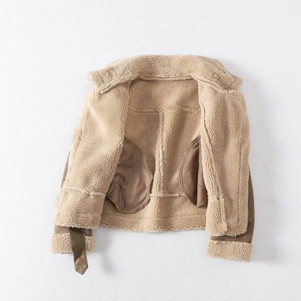 Öko bőrből készült őszi kabát pehelytal