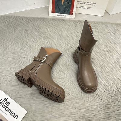 Modern női csizma csattal és cipzárral - barna és fekete