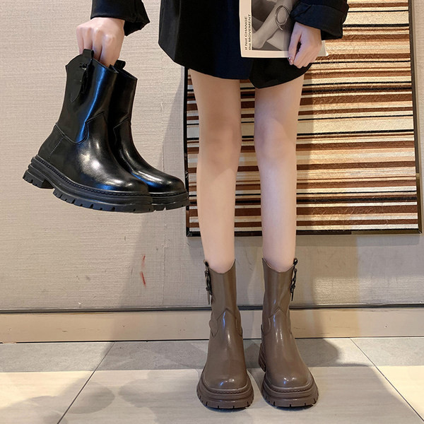 Alkalmi női műbőr csizma cipzárral