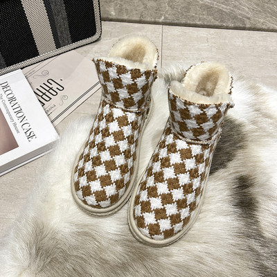 Sooja voodriga ruudulised naiste saapad - kahte värvi