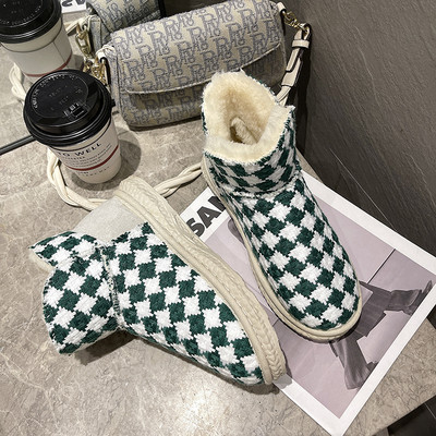 Sooja voodriga ruudulised naiste saapad - kahte värvi