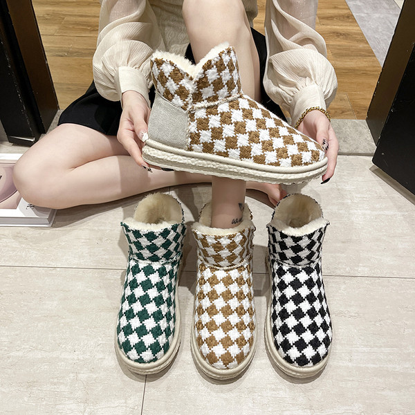 Sooja voodriga ruudulised naiste saapad - kahte värvi