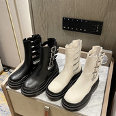 Moteriški odiniai batai su sagtimi ir grubiu padu – baltos ir juodos spalvos