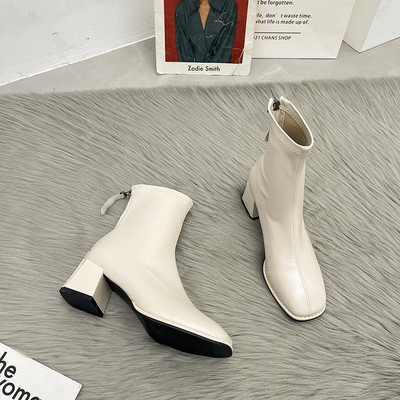 Novi model ženskih čizama od eko kože na petu