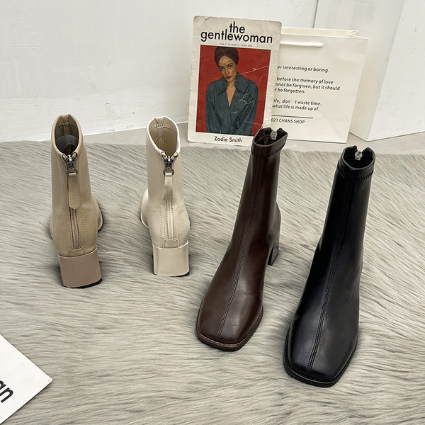 Novi model ženskih čizama od eko kože na petu