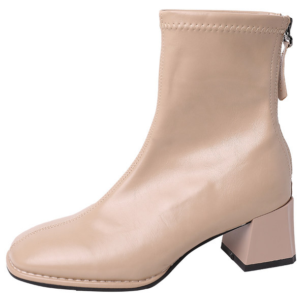 Novi model ženskih čizama od eko kože na petu