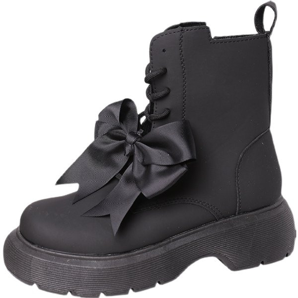 Novi model ženskih čizama sa trakom i debelim đonom