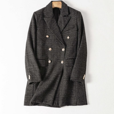 Őszi kabát kétsoros rögzítéssel