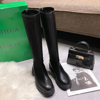 Modern női csizma sima modell