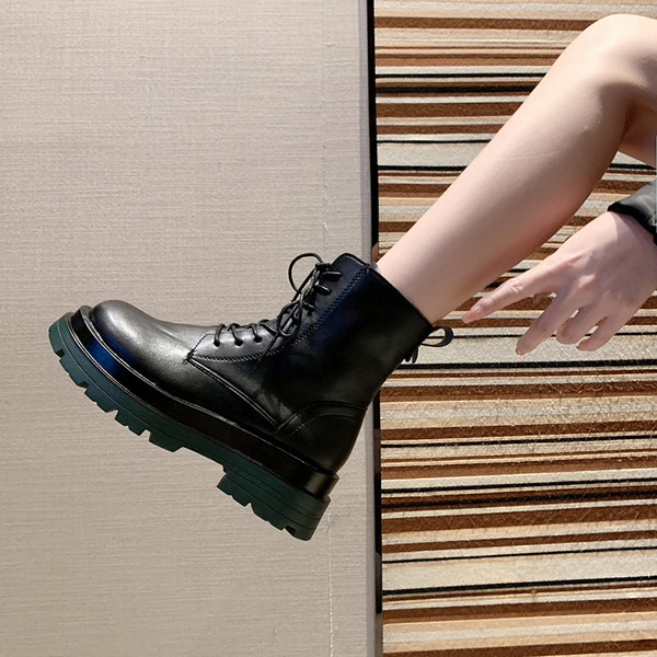 Uus mudel ökonahast paeltega naiste saapad