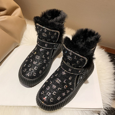 Női alkalmi csizma meleg béléssel és kövekkel