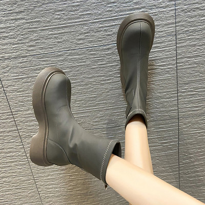 Naiste kaasaegsed saapad puhas ümar mudel