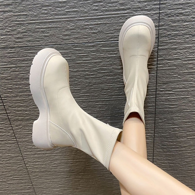 Naiste kaasaegsed saapad puhas ümar mudel