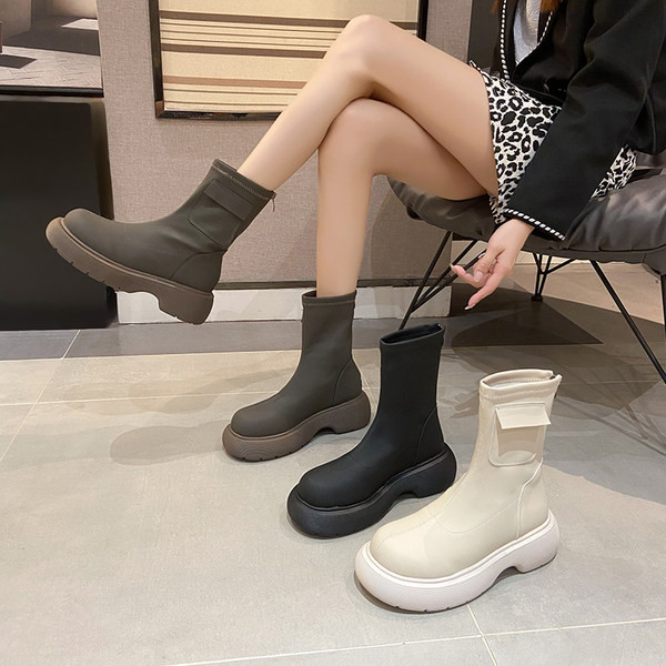 Naiste kaasaegsed saapad puhas ümar mudel