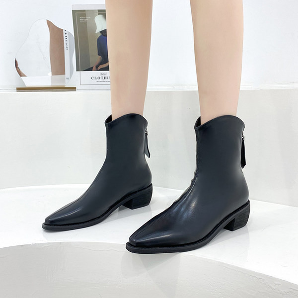 Šiljati model ženskih čizama s patentnim zatvaračem