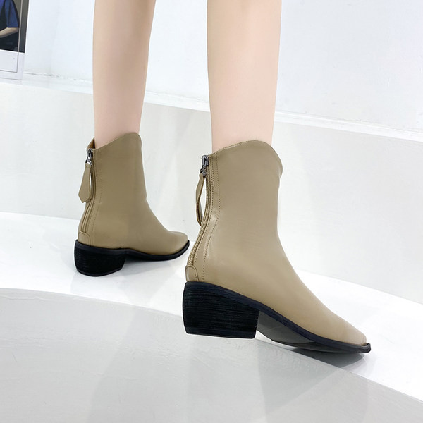 Šiljati model ženskih čizama s patentnim zatvaračem