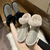 Kahes värvitoonis metallist kaunistuse ja sooja voodriga naiste saapad