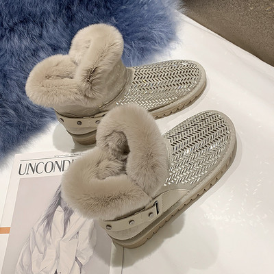 Kahes värvitoonis metallist kaunistuse ja sooja voodriga naiste saapad