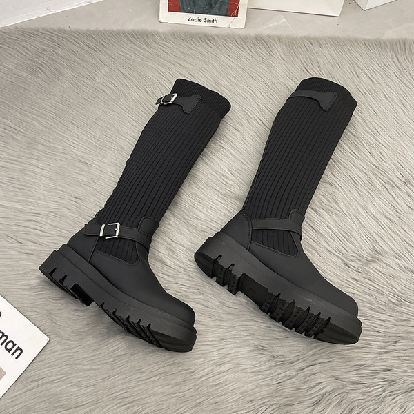 Novi model muških zaobljenih čizama sa kopčom u dvije boje