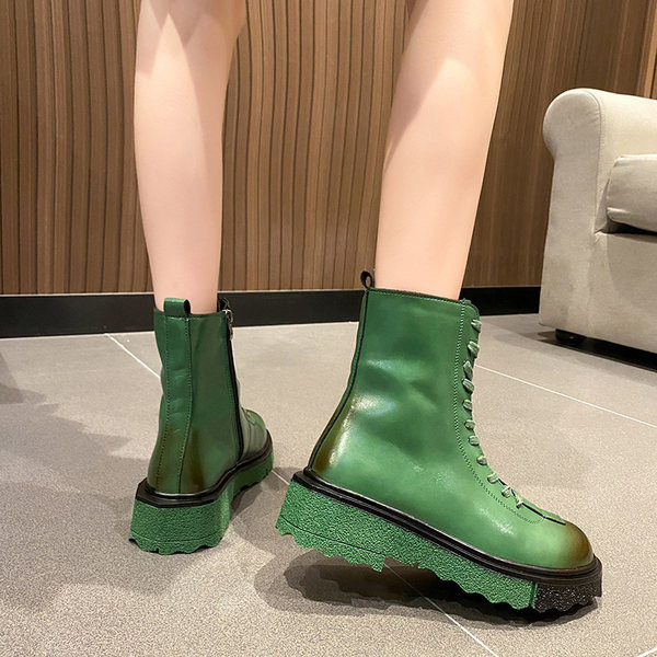 Praegused paelte ja lukuga ökonahast saapad