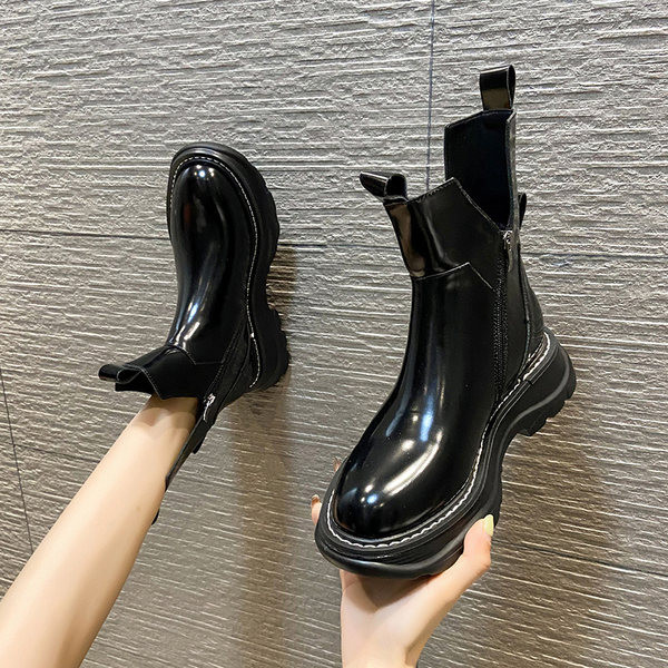 Moteriški modernūs batai iš eko odos apvalaus modelio