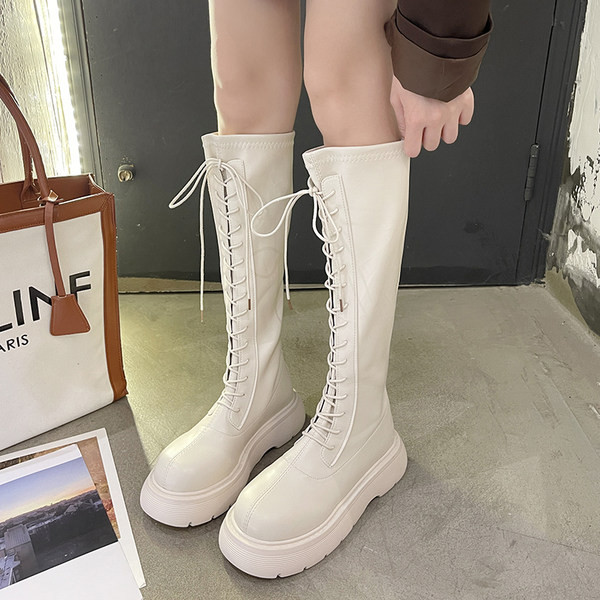 Naiste paeltega nahast saapad