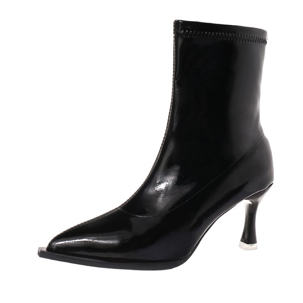 Stílusos női lakkcsizma vékony sarokkal