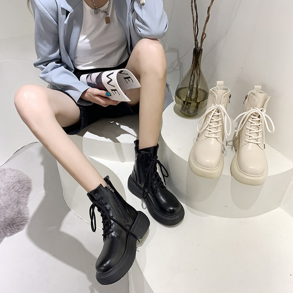 Ležerne čizme s vezicama i patentnim zatvaračem