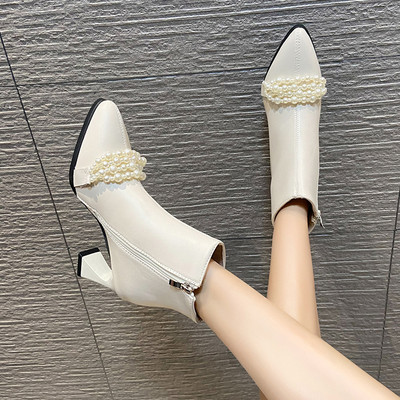 Moodsad naiste saapad ökonahast teravatipuline dekoratiivpärlitega mudel