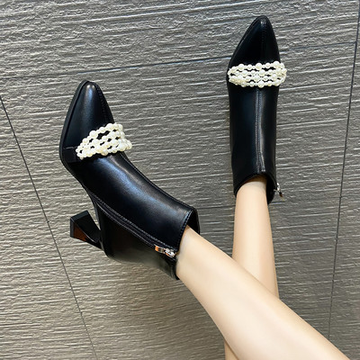 Moodsad naiste saapad ökonahast teravatipuline dekoratiivpärlitega mudel