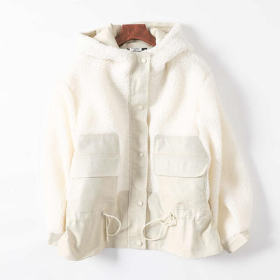 Sügis-talvine kapuutsiga ja taskutega sulejope