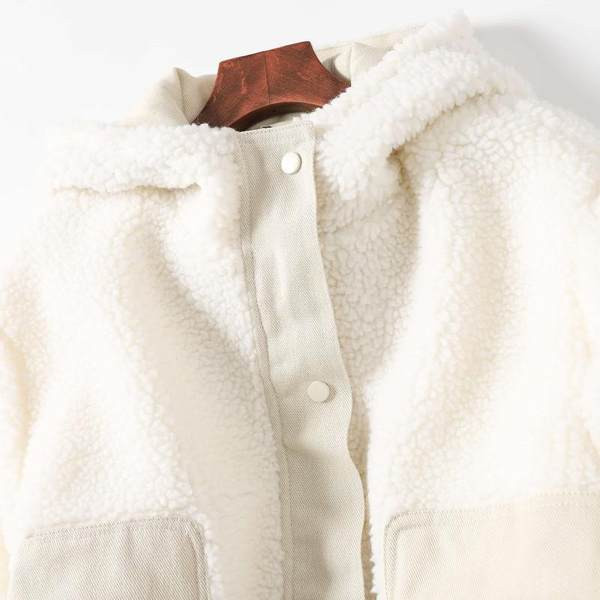 Sügis-talvine kapuutsiga ja taskutega sulejope