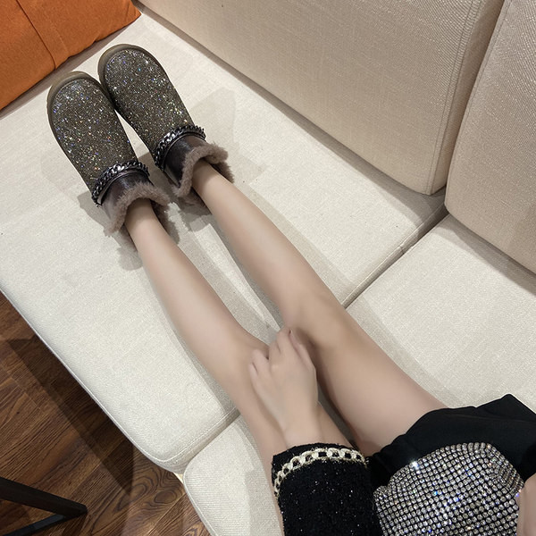 Cizme de damă cu căptușeală caldă și particule strălucitoare