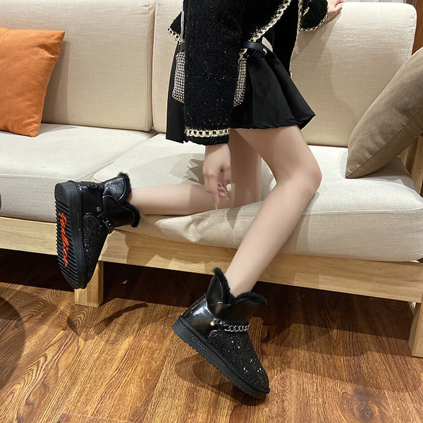 Cizme de damă cu căptușeală caldă și particule strălucitoare