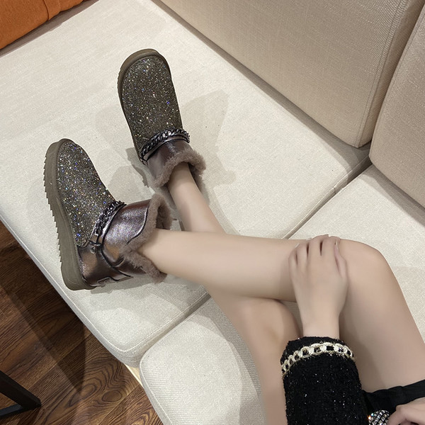 Cizme de damă cu căptușeală caldă și particule strălucitoare