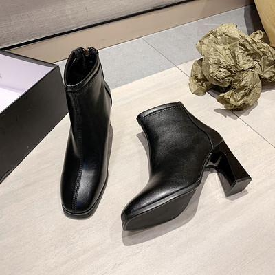 Modern női csizma magas 8 cm sarokkal - műbőr