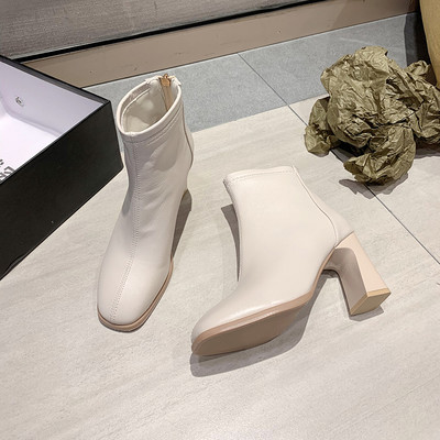 Modern női csizma magas 8 cm sarokkal - műbőr